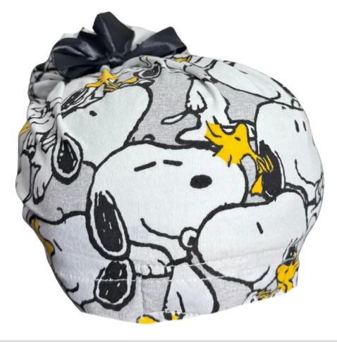 Gorro Medico Quirúrgico - Charly Brown - Snoopy - Listones - Gris - Blanco